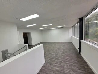 Plus de détails pour 8 Allée Du Closeau, Noisy-le-Grand - Local d'activités à louer