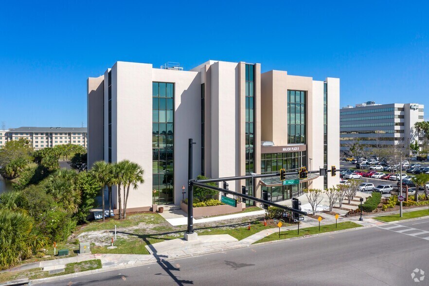 5750 Major Blvd, Orlando, FL à louer - Photo du bâtiment - Image 2 de 10