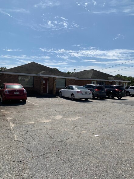 1239 Russell Pkwy, Warner Robins, GA à vendre - Photo du bâtiment - Image 2 de 23