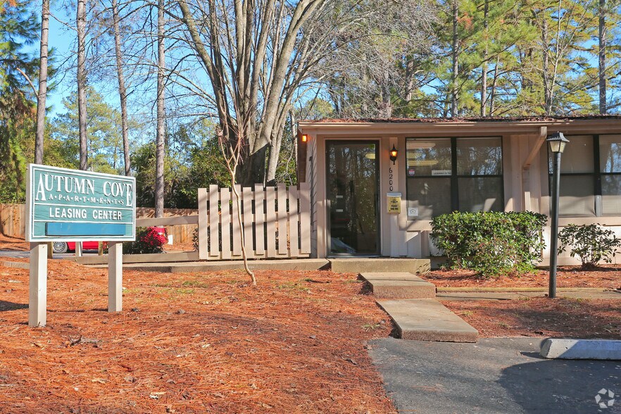 6200 Hillandale Dr, Lithonia, GA à vendre - Photo du bâtiment - Image 3 de 6