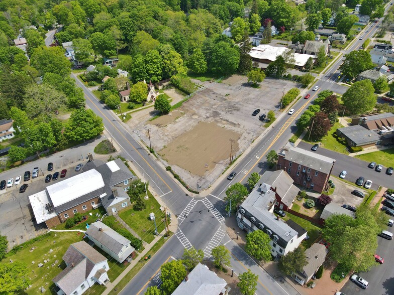 4390 Albany Post Rd, Hyde Park, NY à vendre - Photo du bâtiment - Image 1 de 1