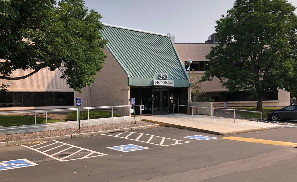 393 S Harlan St, Lakewood, CO à louer - Photo du bâtiment - Image 3 de 12