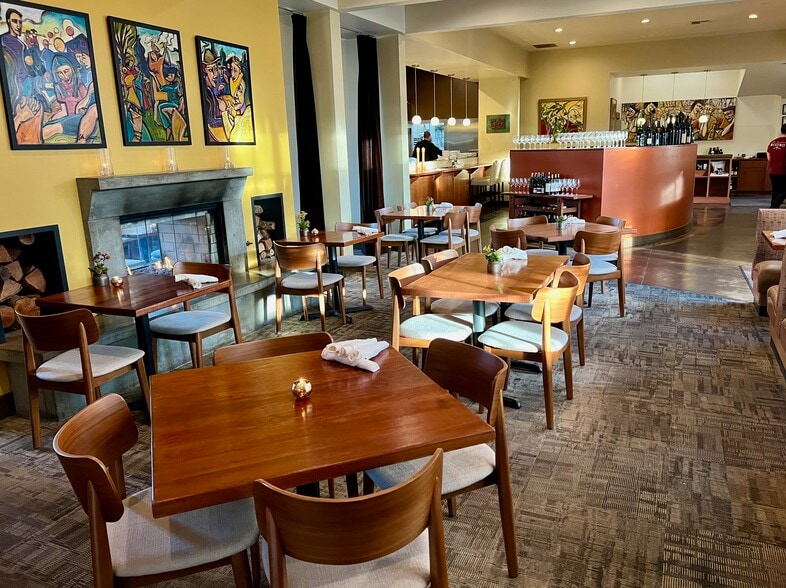 100 SW 7th St, Dundee, OR à louer - Photo intérieure - Image 3 de 5