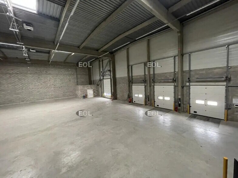 Industrial in SAINT-OUEN-L'AUMONE for lease - Building Photo - Image 3 of 7