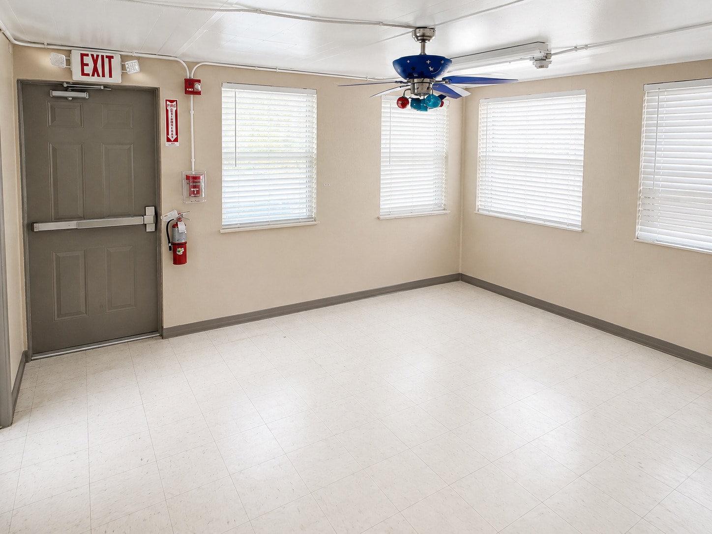 1930 NE Waldo Rd, Gainesville, FL for lease Interior Photo- Image 1 of 8