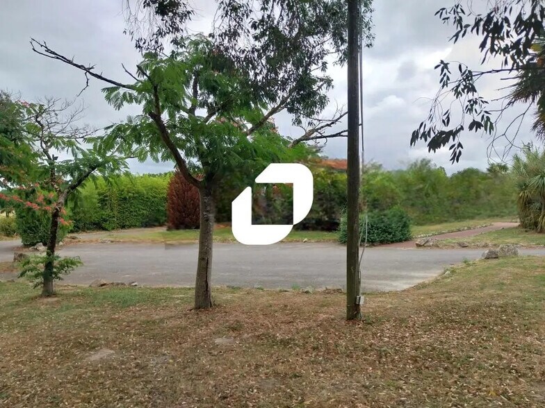 Industriel dans Saint-Herblain à vendre - Photo du bâtiment - Image 1 de 3