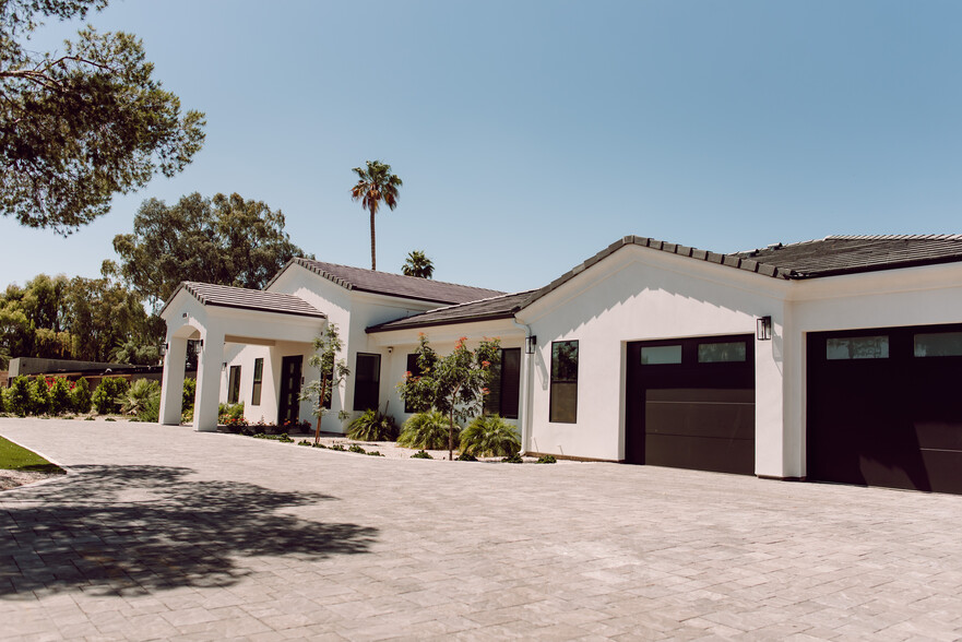 8736 E Joshua Tree Ln, Scottsdale, AZ à vendre - Photo principale - Image 1 de 20