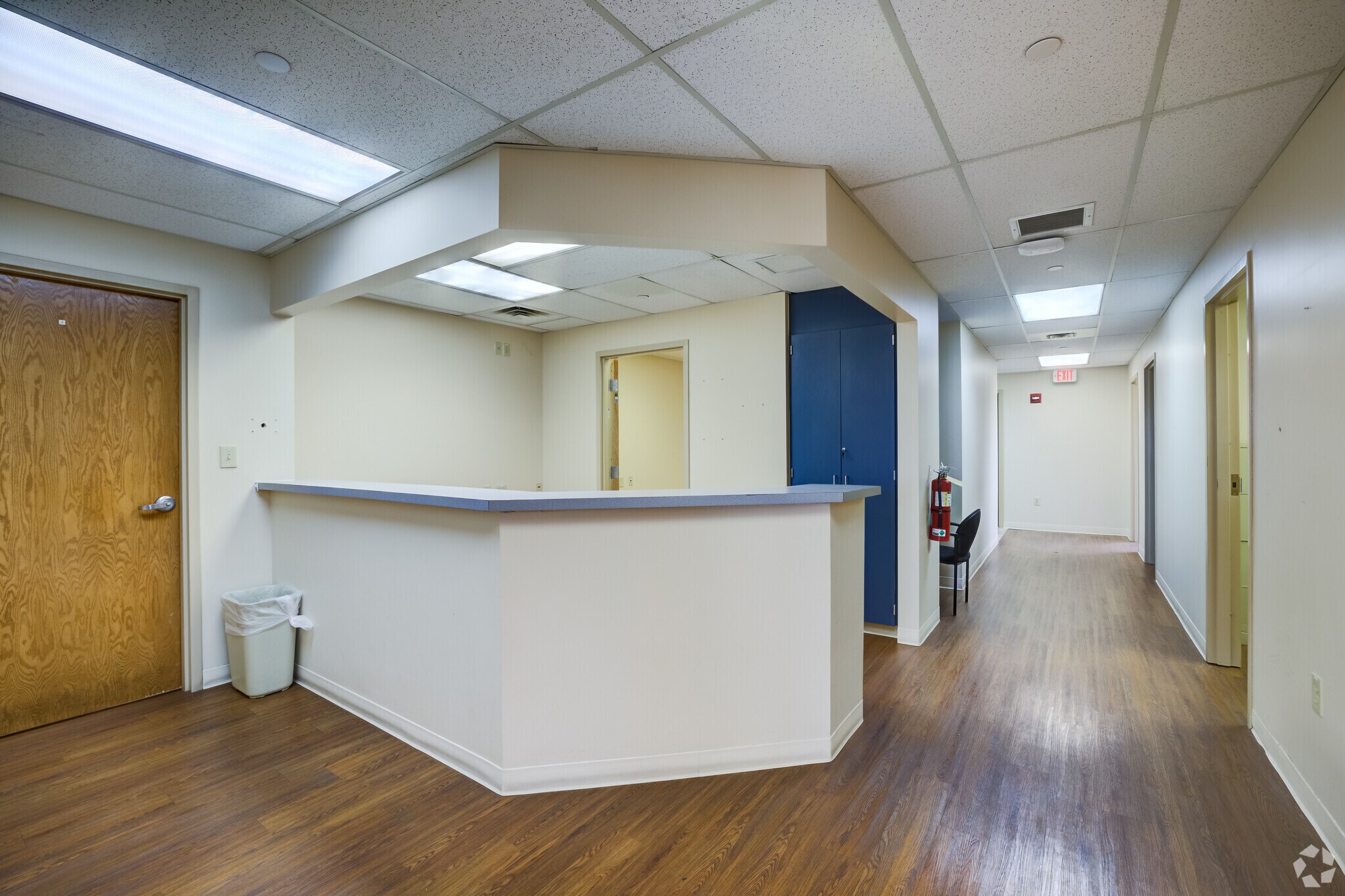 120 N Eagle Creek Dr, Lexington, KY for lease Interior Photo- Image 1 of 6