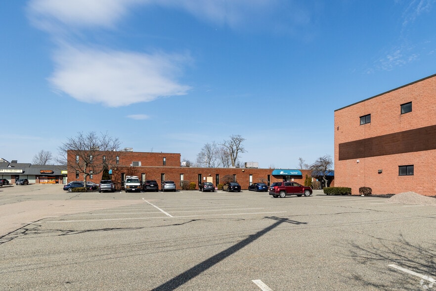886 Washington St, Norwood, MA à louer - Photo principale - Image 1 de 1
