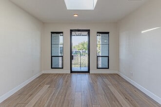 3530 E Indian School Rd, Phoenix, AZ à louer Photo intérieure- Image 1 de 6