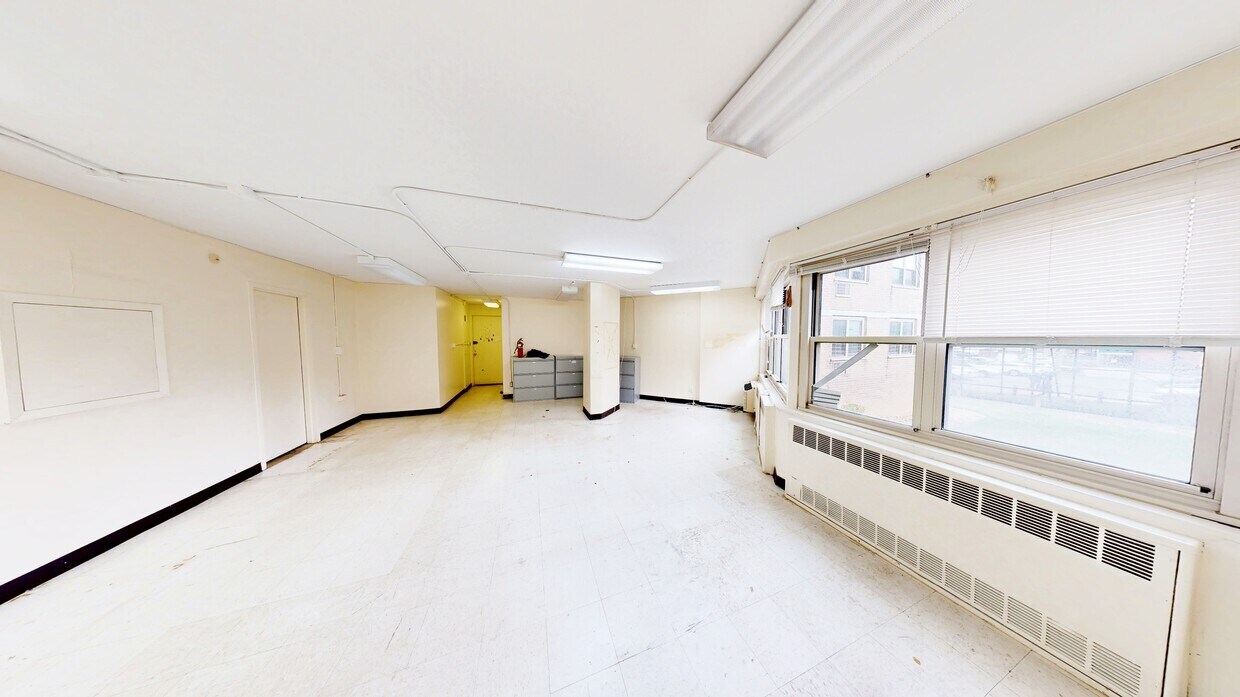 5940 Queens Blvd, Woodside, NY for lease Interior Photo- Image 1 of 7