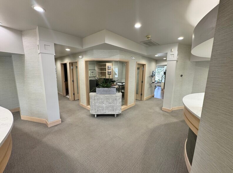 8001 N Macarthur Blvd, Oklahoma City, OK à louer - Photo intérieure - Image 3 de 5