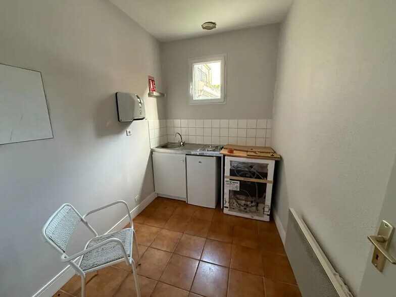 Office in Moulins for lease - Interior Photo - Image 3 of 6