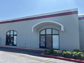 21110-21129 Osborne St, Canoga Park, CA for lease Building Photo- Image 1 of 1