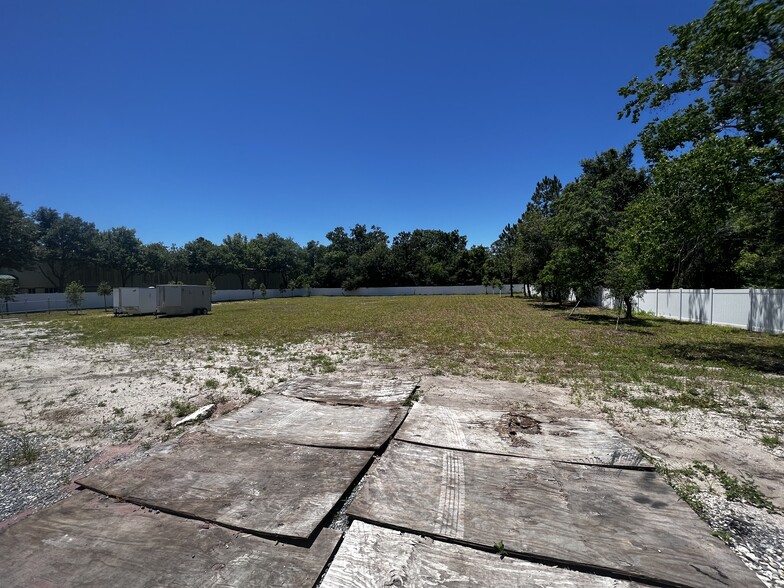 10527 Craig Industrial Dr, Jacksonville, FL for lease - Building Photo - Image 3 of 12