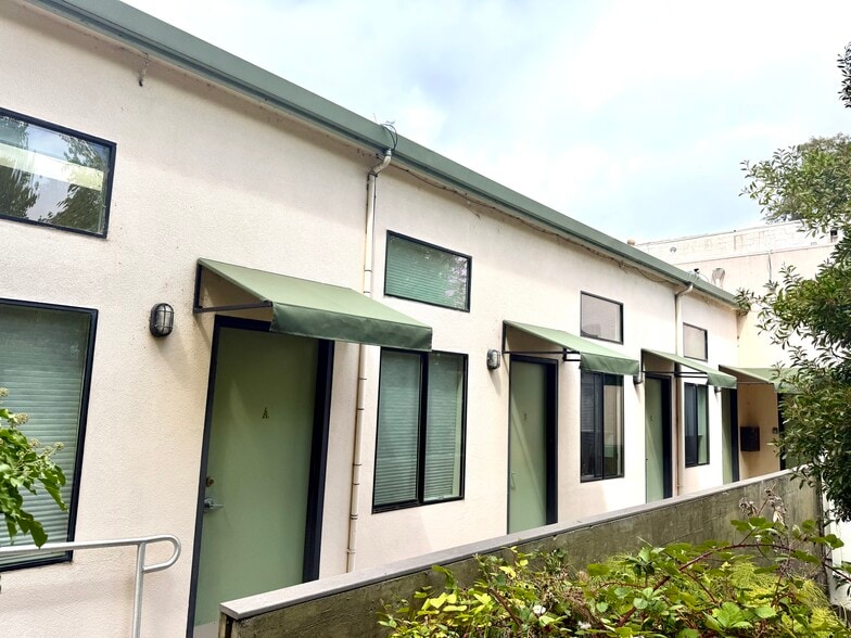 30 Miller Ave, Mill Valley, CA à vendre - Photo du bâtiment - Image 2 de 18