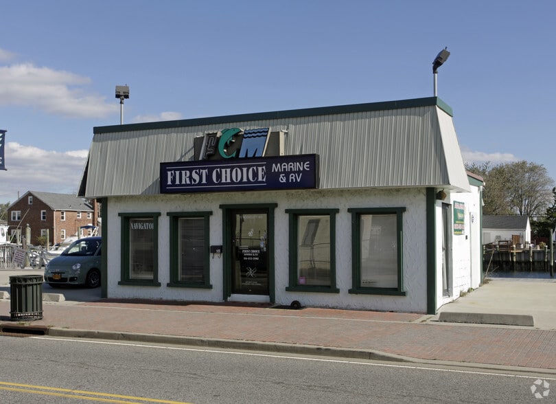 111 Woodcleft Ave, Freeport, NY for sale - Building Photo - Image 3 of 3