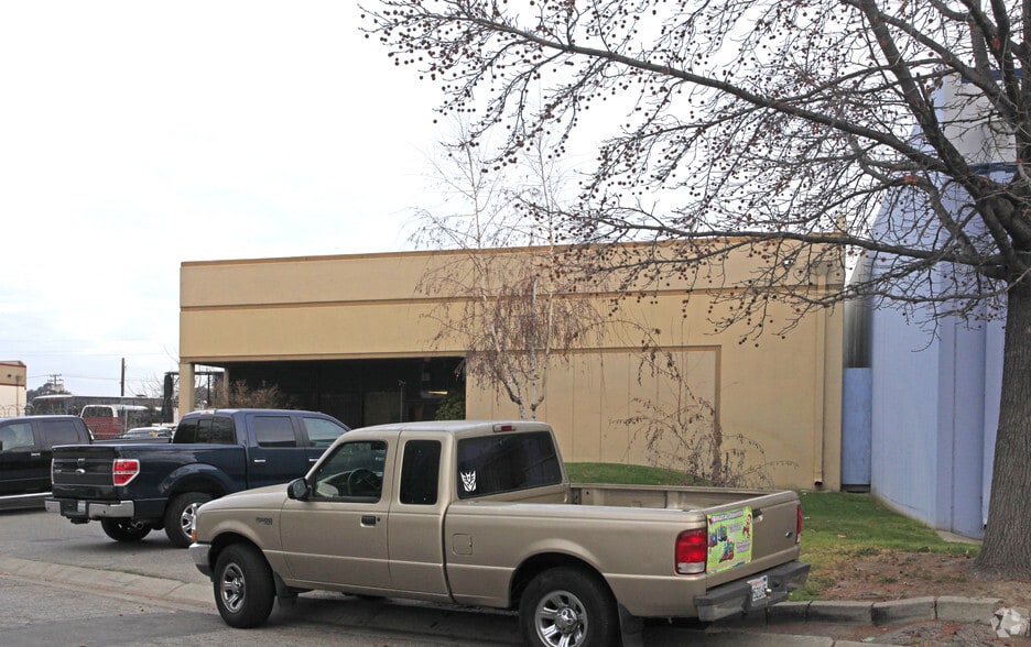 283 Kinney Dr, San Jose, CA for lease - Building Photo - Image 2 of 5