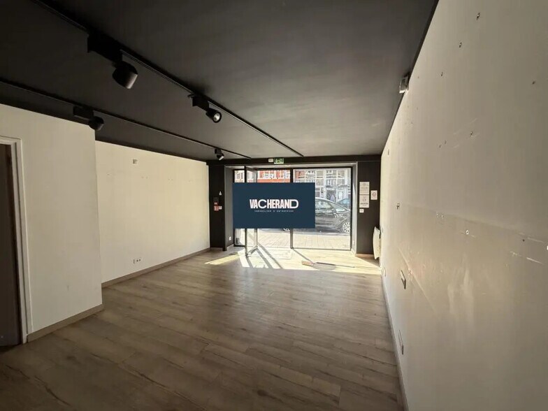 Commerce de détail dans Lambersart à louer - Photo du bâtiment - Image 2 de 10