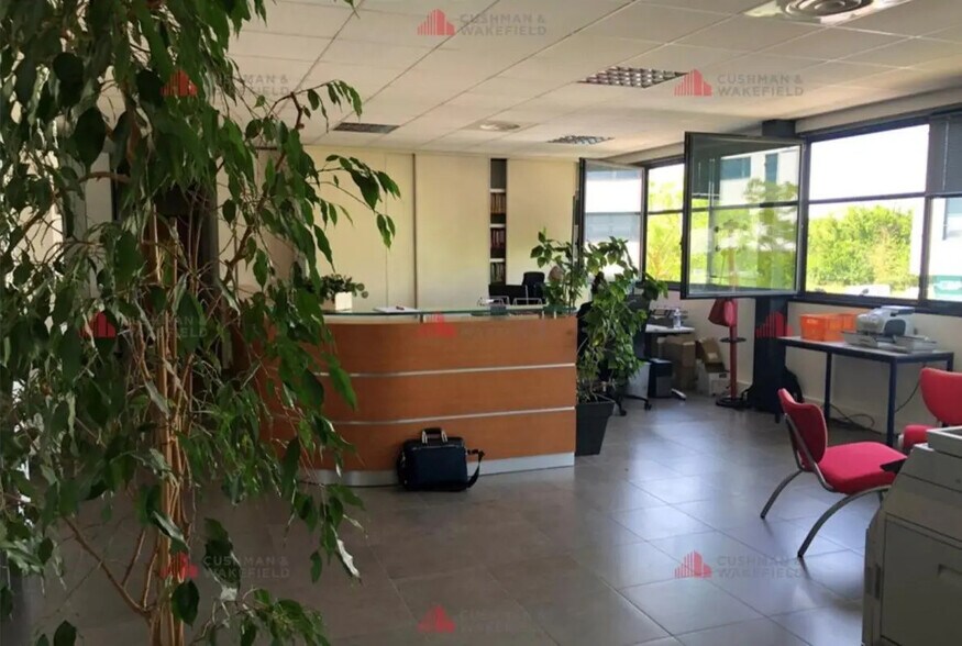 Office in Dijon for lease - Interior Photo - Image 2 of 5