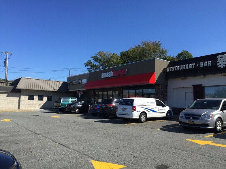 4310-4370 Amboy Rd, Staten Island, NY for lease - Building Photo - Image 2 of 13