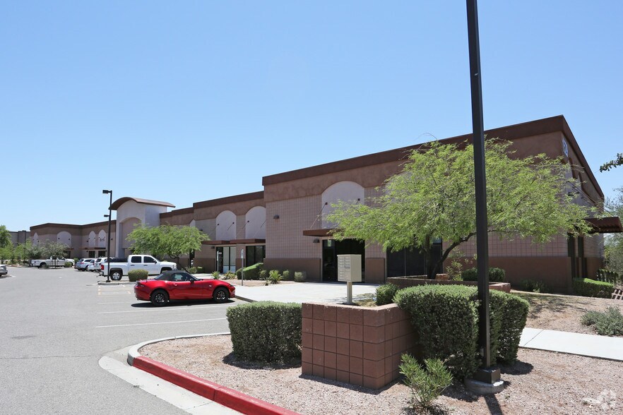 1529 S Clearview Ave, Mesa, AZ à louer - Photo du bâtiment - Image 3 de 6
