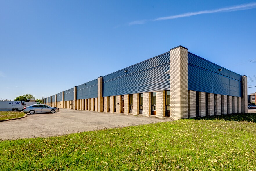 2970-3090 Rue Brabant-Marineau, Montréal, QC à louer - Photo du bâtiment - Image 2 de 13