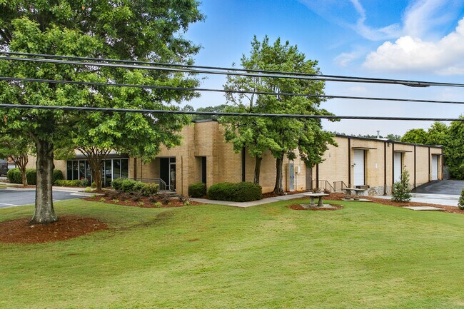 More details for 5622 E Ponce de Leon Ave, Stone Mountain, GA - Industrial for Lease