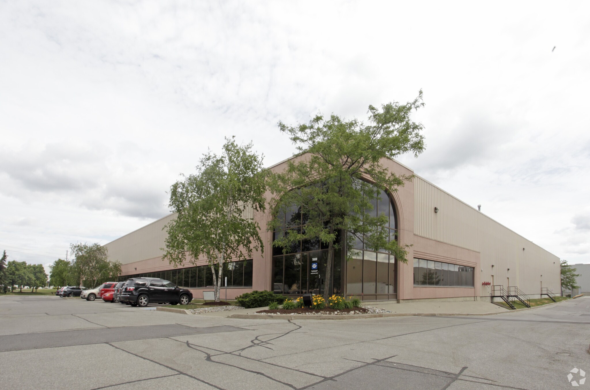 7680 Tranmere Dr, Mississauga, ON à louer Photo principale- Image 1 de 3