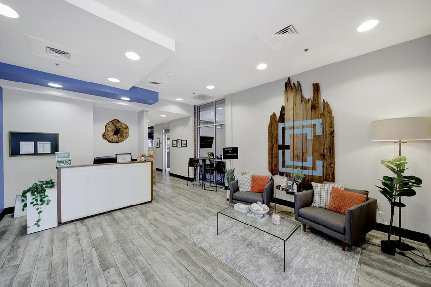 2010 S Tryon St, Charlotte, NC for sale - Building Photo - Image 3 of 28