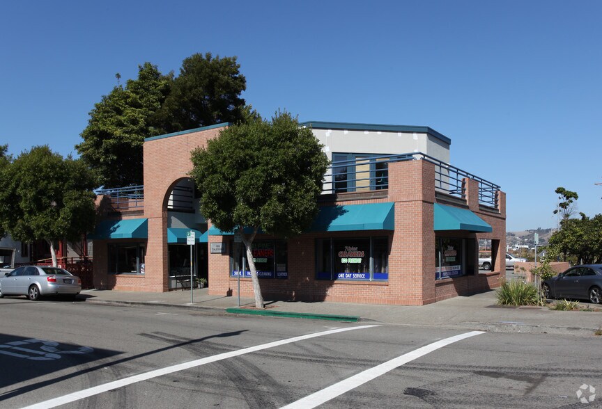 302 Caledonia St, Sausalito, CA à vendre - Photo du bâtiment - Image 2 de 10