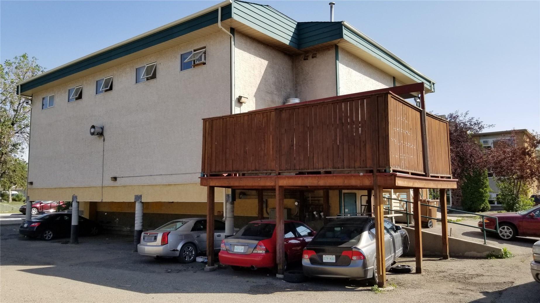 1876 Wallace St, Regina, SK for sale Primary Photo- Image 1 of 1