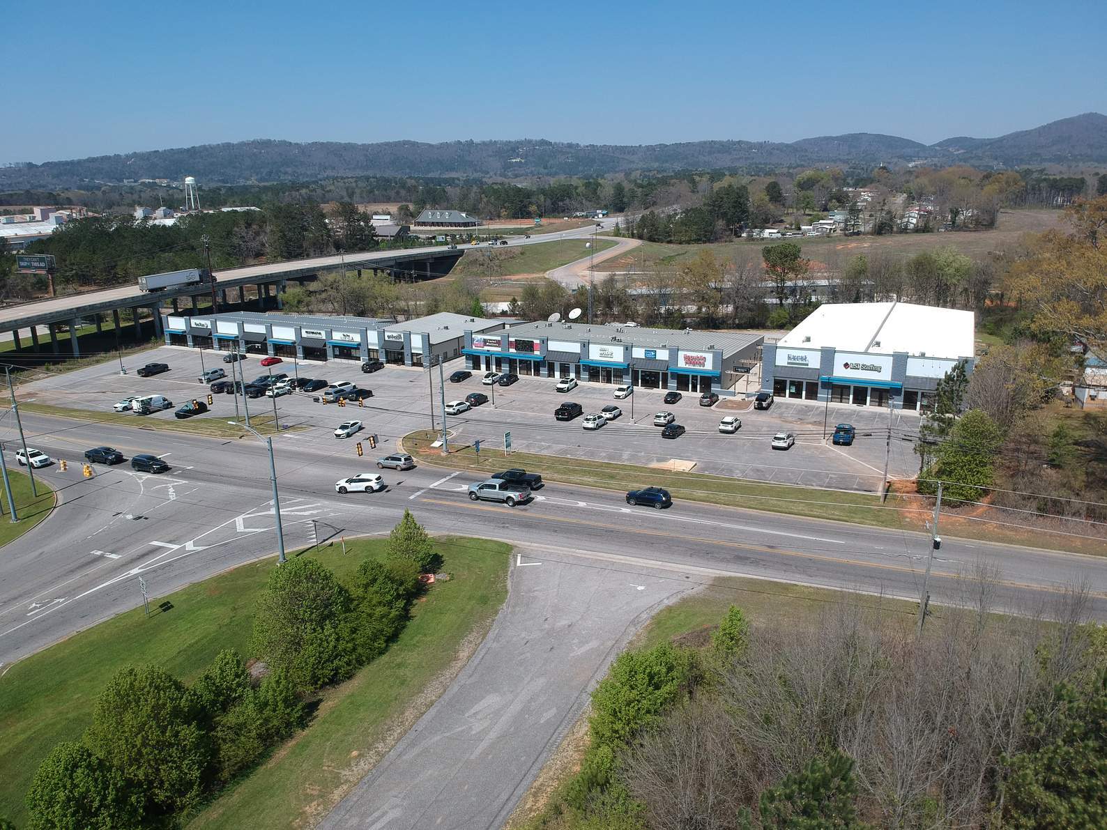 2111 US-78 E Hwy, Anniston, AL à louer Photo du bâtiment- Image 1 de 5