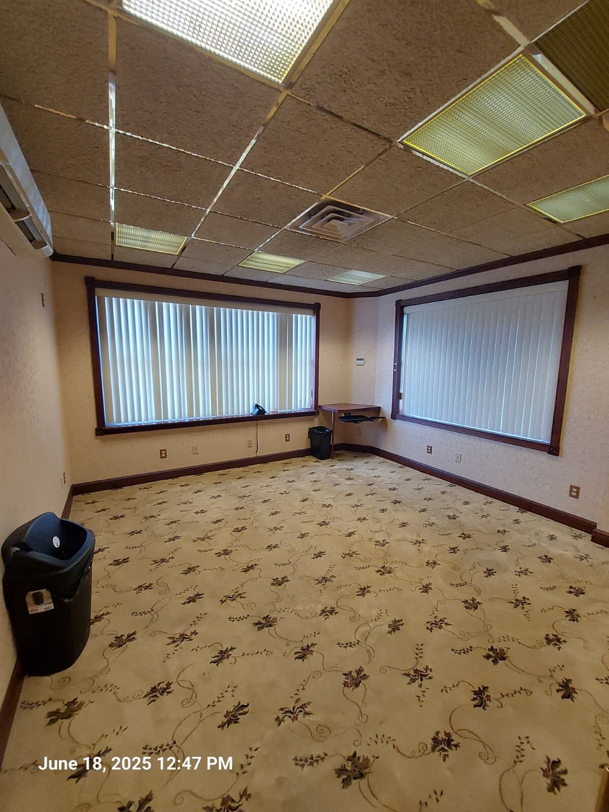 53 N Park Ave, Rockville Centre, NY for lease Interior Photo- Image 1 of 8