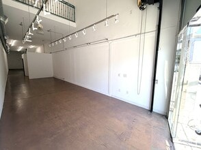 951 Crocker St, Los Angeles, CA à louer Photo intérieure- Image 2 de 14