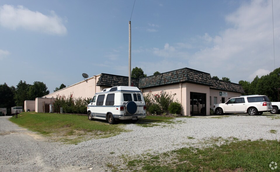 2309 Dunmore Ct, High Point, NC à louer - Photo principale - Image 2 de 6