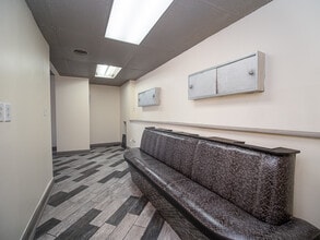 916 Hempstead Dr, Cincinnati, OH for lease Interior Photo- Image 2 of 15