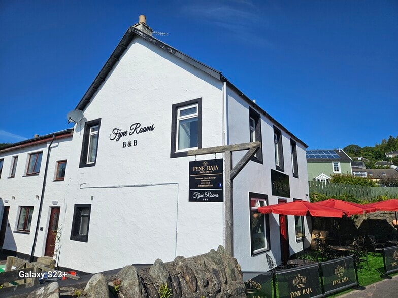 Fyne Raja Restaurant and Fyne Rooms, Tig portefeuille de 2 propriétés à vendre sur LoopNet.ca - Photo du bâtiment - Image 2 de 6