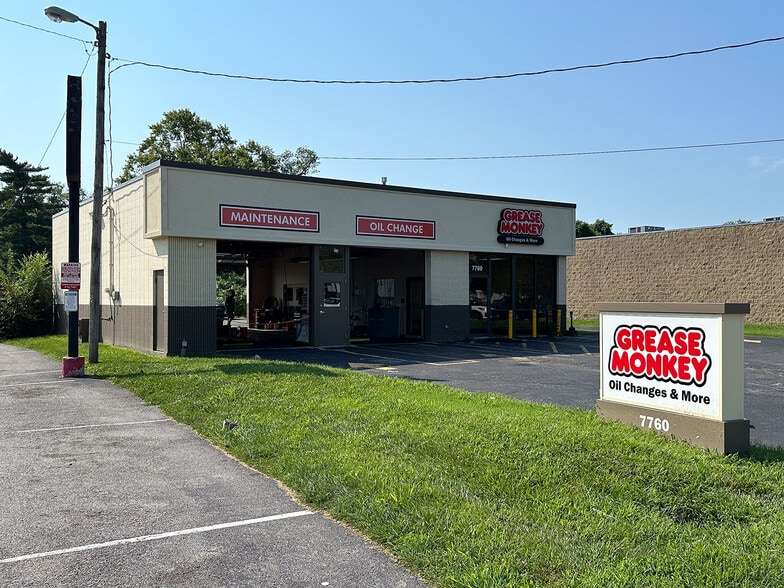 7760 N Lindbergh Blvd, Hazelwood, MO à louer - Photo du bâtiment - Image 1 de 7