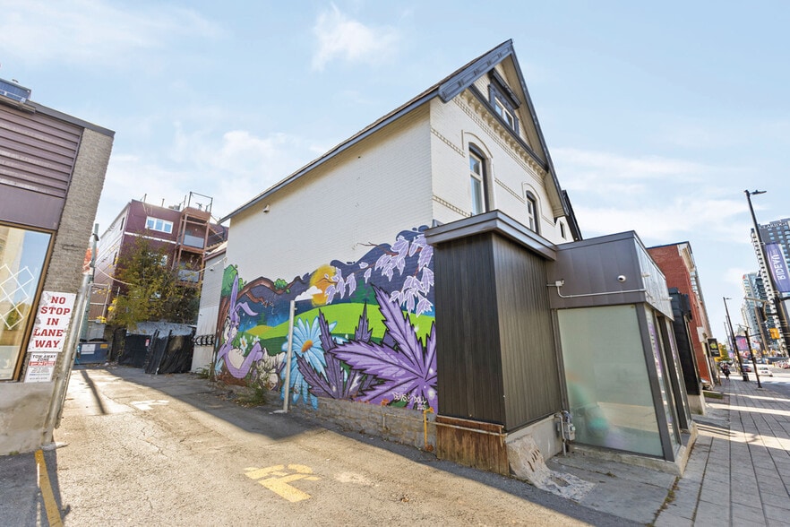 366-368 Rideau St, Ottawa, ON for lease - Building Photo - Image 3 of 5
