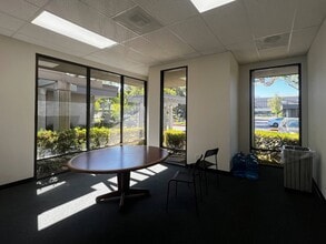 1265 Oakmead Pky, Sunnyvale, CA à louer Photo intérieure- Image 2 de 8