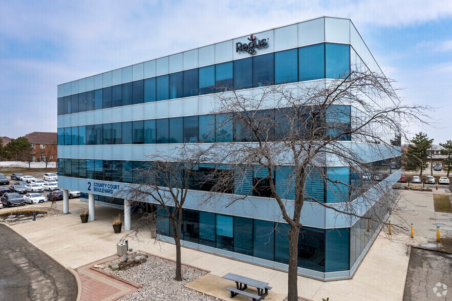 2 County Court Blvd, Brampton, ON à louer - Photo du bâtiment - Image 3 de 18