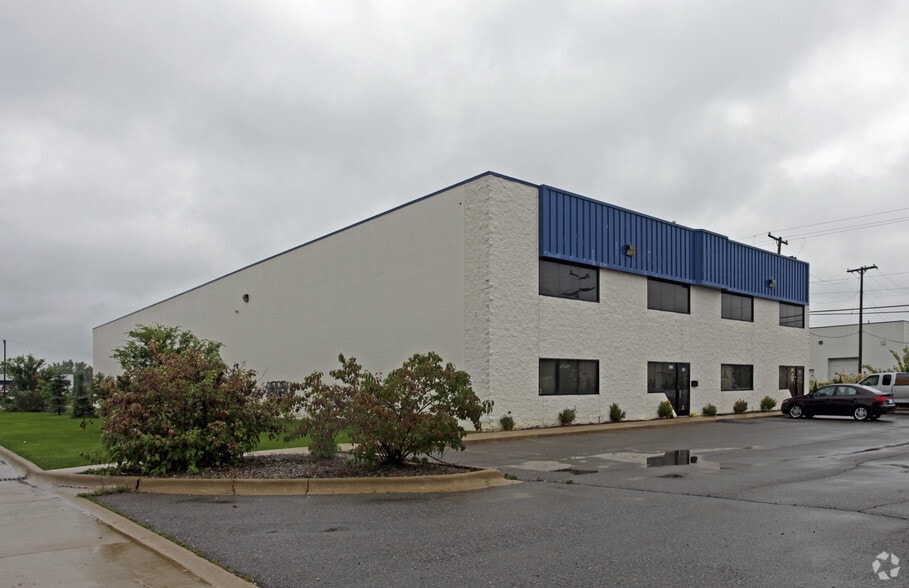 6739 Cypress Rd, Romulus, MI for sale - Primary Photo - Image 2 of 5