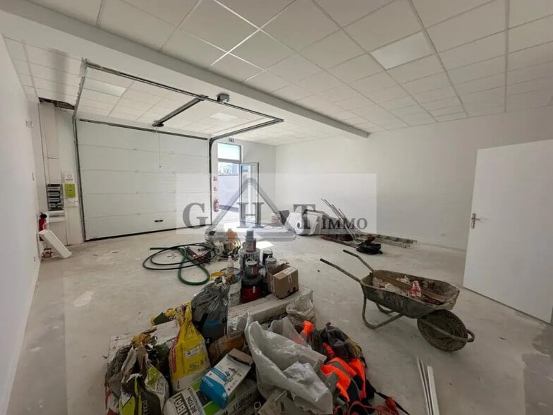 Industriel dans Saint-Michel-sur-Orge à louer - Photo intérieure - Image 2 de 4