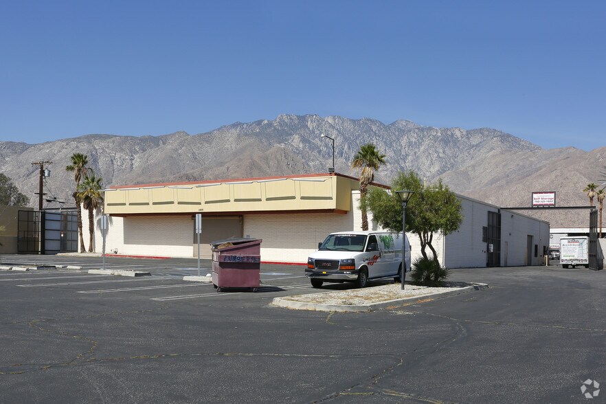 3455 N Indian Canyon Dr, Palm Springs, CA à vendre - Photo du bâtiment - Image 3 de 20