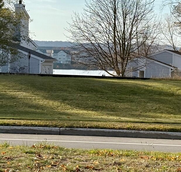 717 Woodmere Ave, Traverse City, MI for lease - Building Photo - Image 3 of 19