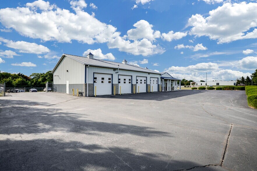 801 N River St, Derby, KS à vendre - Photo du bâtiment - Image 3 de 32