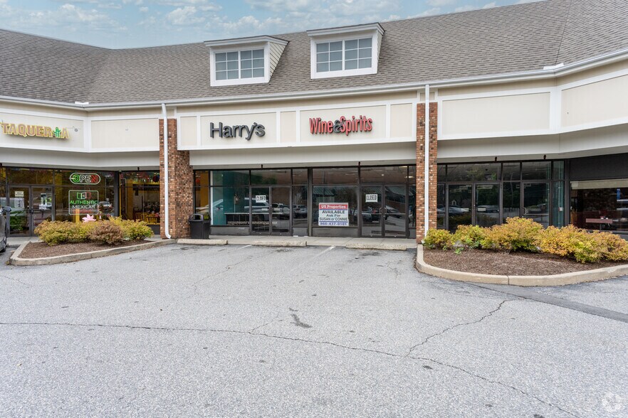 441 Long Hill Rd, Groton, CT à louer - Photo du bâtiment - Image 3 de 4