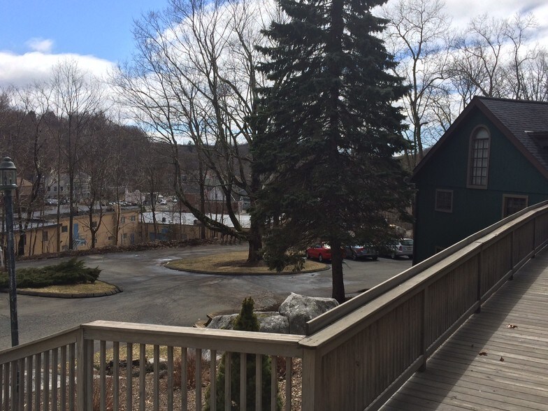 9 Brookside Rd, Redding, CT à vendre - Photo intérieure - Image 2 de 5