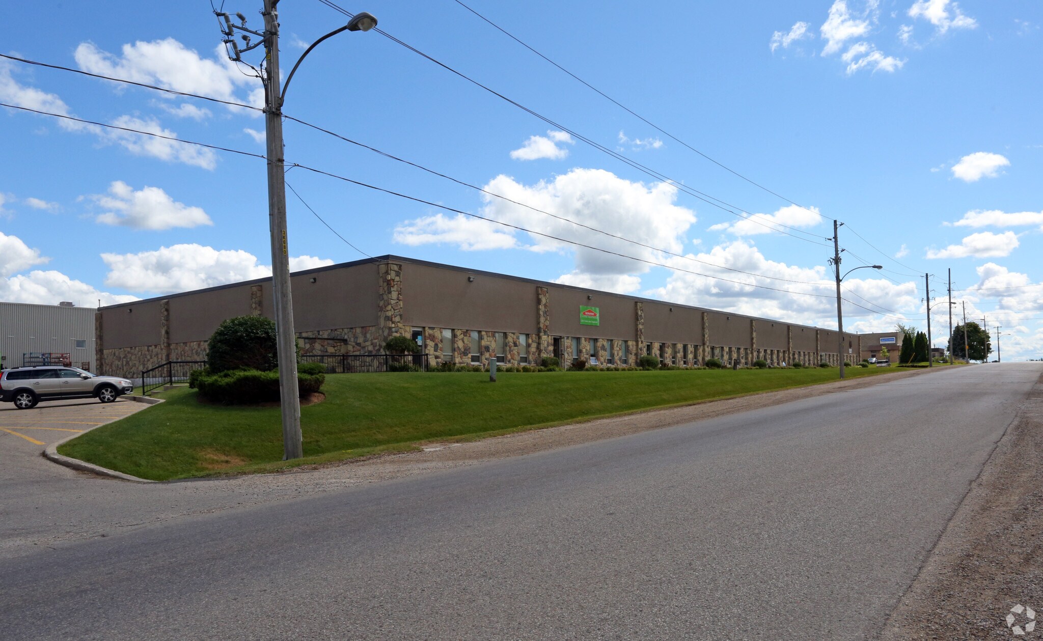 558 Massey Rd, Guelph, ON for lease Primary Photo- Image 1 of 3
